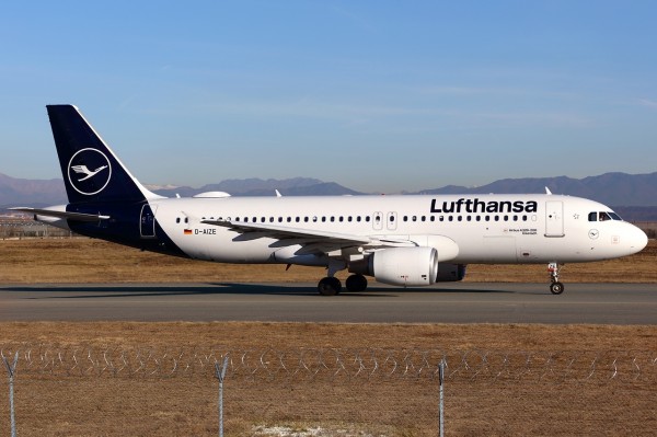 D-AIZE - A320 - Airbus A320-214 - Lufthansa - RadarBox Flight Tracker